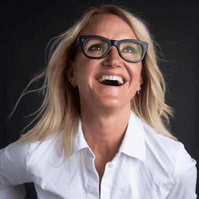 Mel Robbins portrait